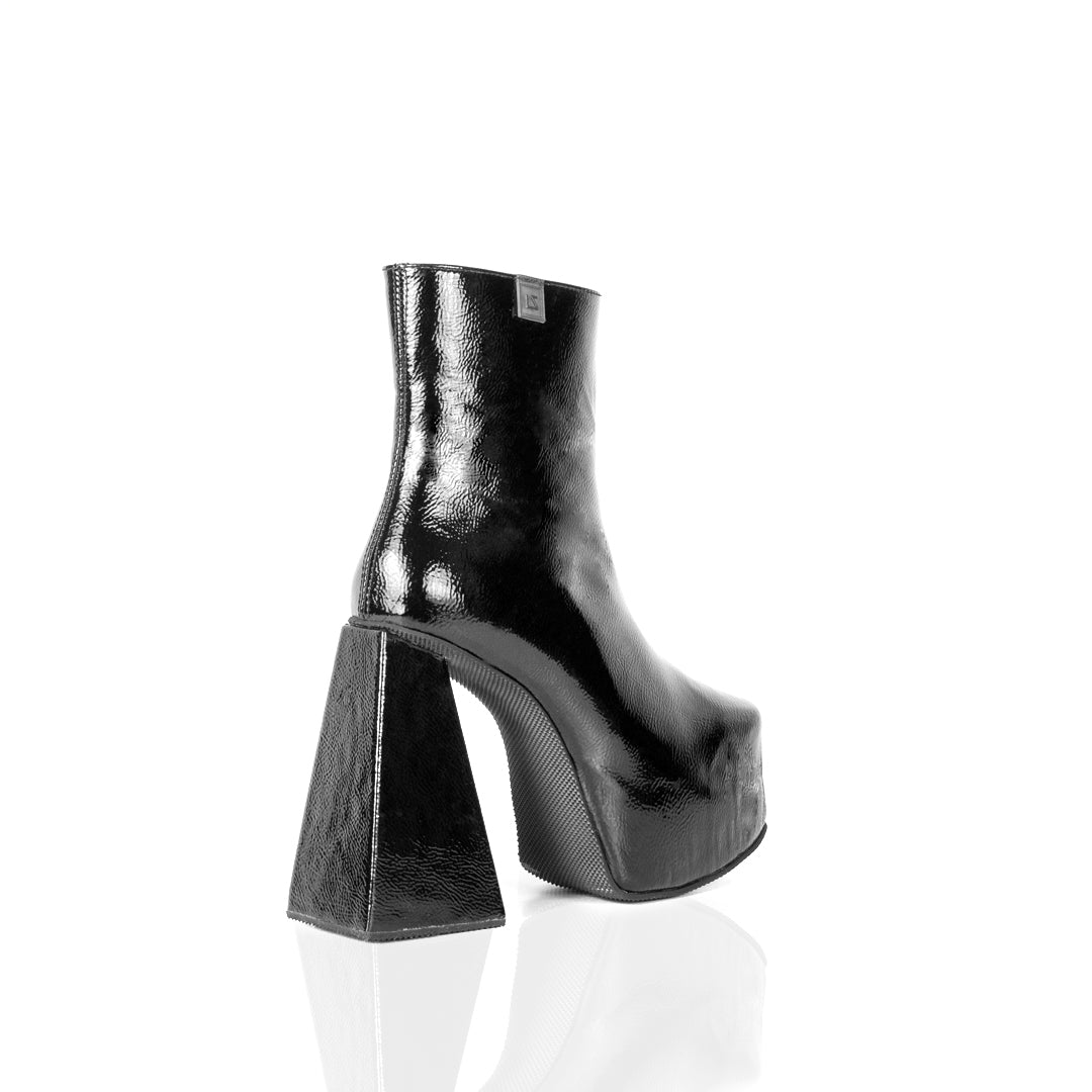 BLACK POISON BOOTS (6733900120231)